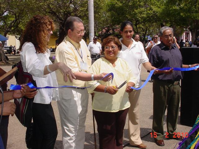 chichi gioconda funcionarios mipyme cortan cinta inaugural de feria artesanias
